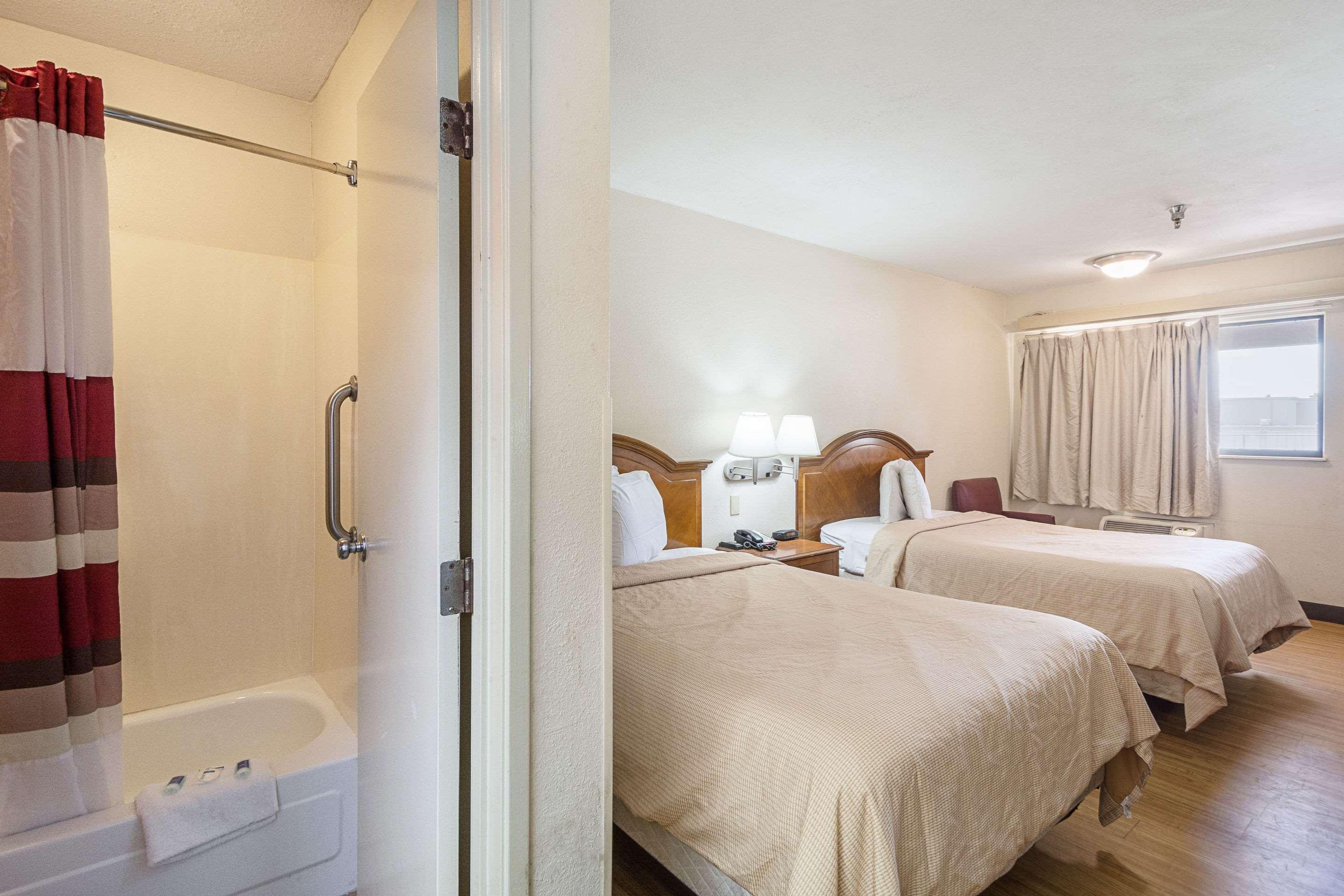 Bay Inn On Busch تامبا المظهر الخارجي الصورة